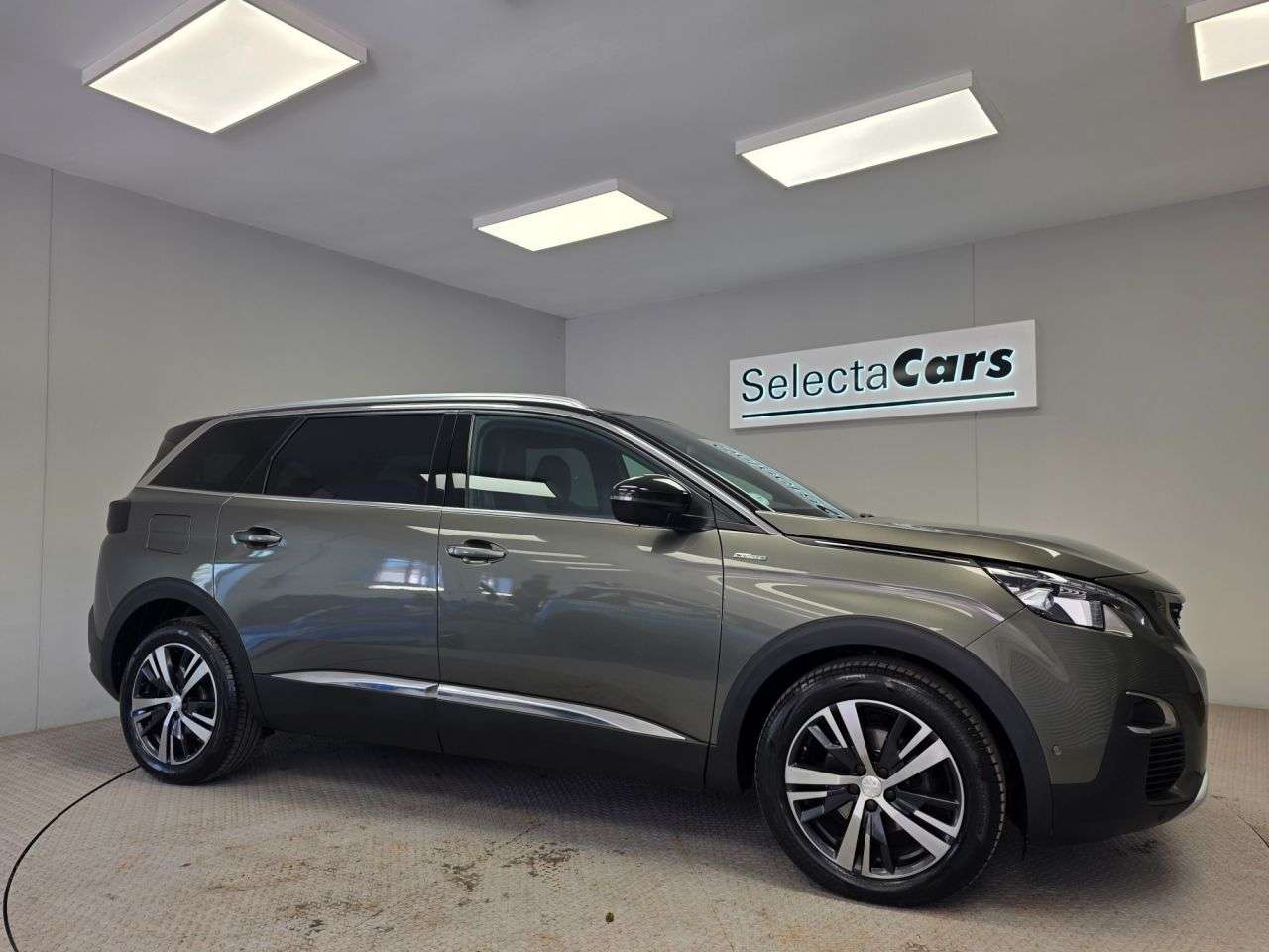 A 2020 PEUGEOT 5008 1.5 BlueHDi GT Line SUV 5dr Diesel EAT Euro 6 (s/s) (130 ps) A 2020 PEUGEOT 5008 1.5 BlueHDi GT Line SUV 5dr Diesel EAT Euro 6 (s/s) (130 ps)