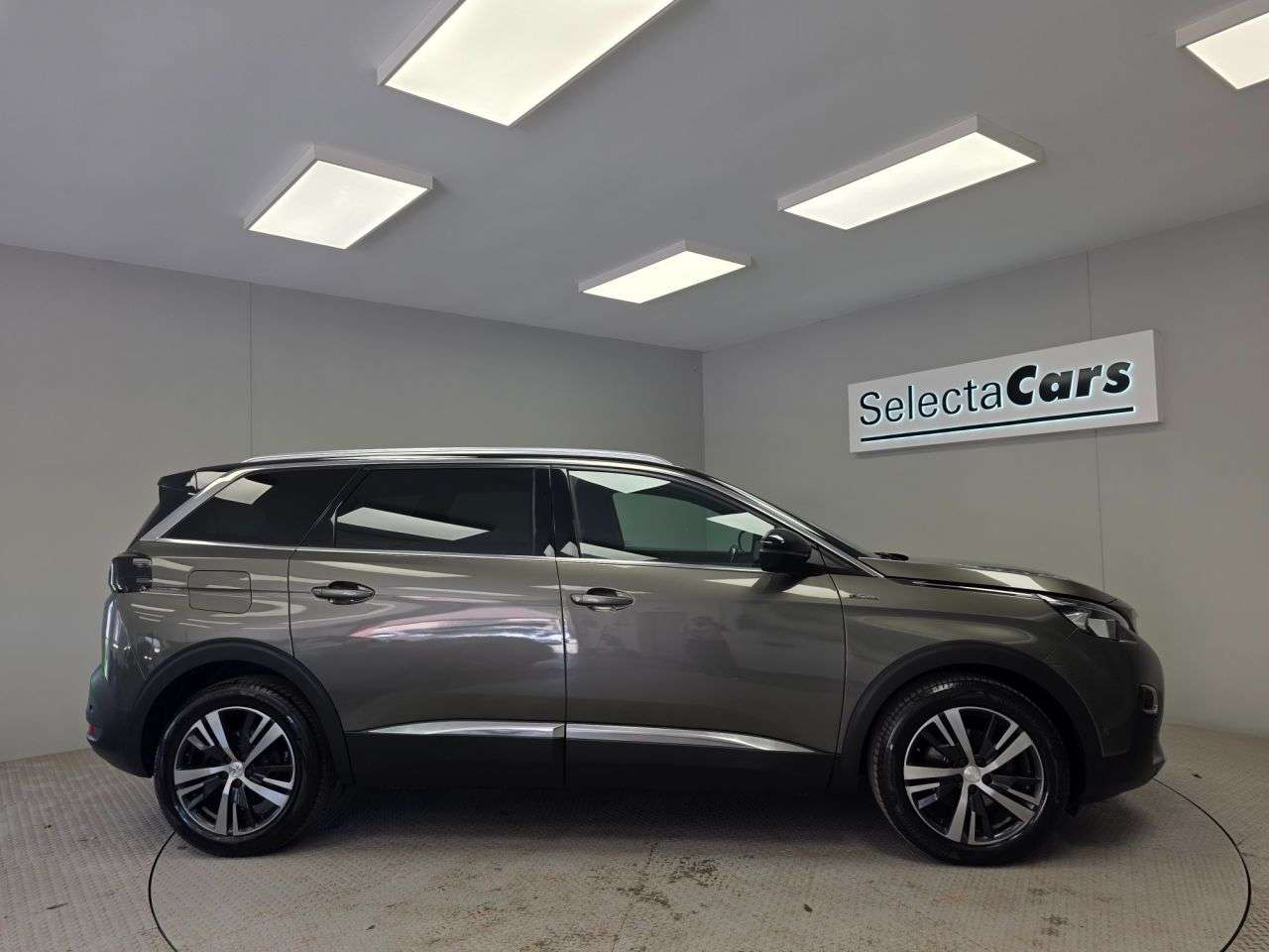 2020 PEUGEOT 5008 2020 PEUGEOT 5008