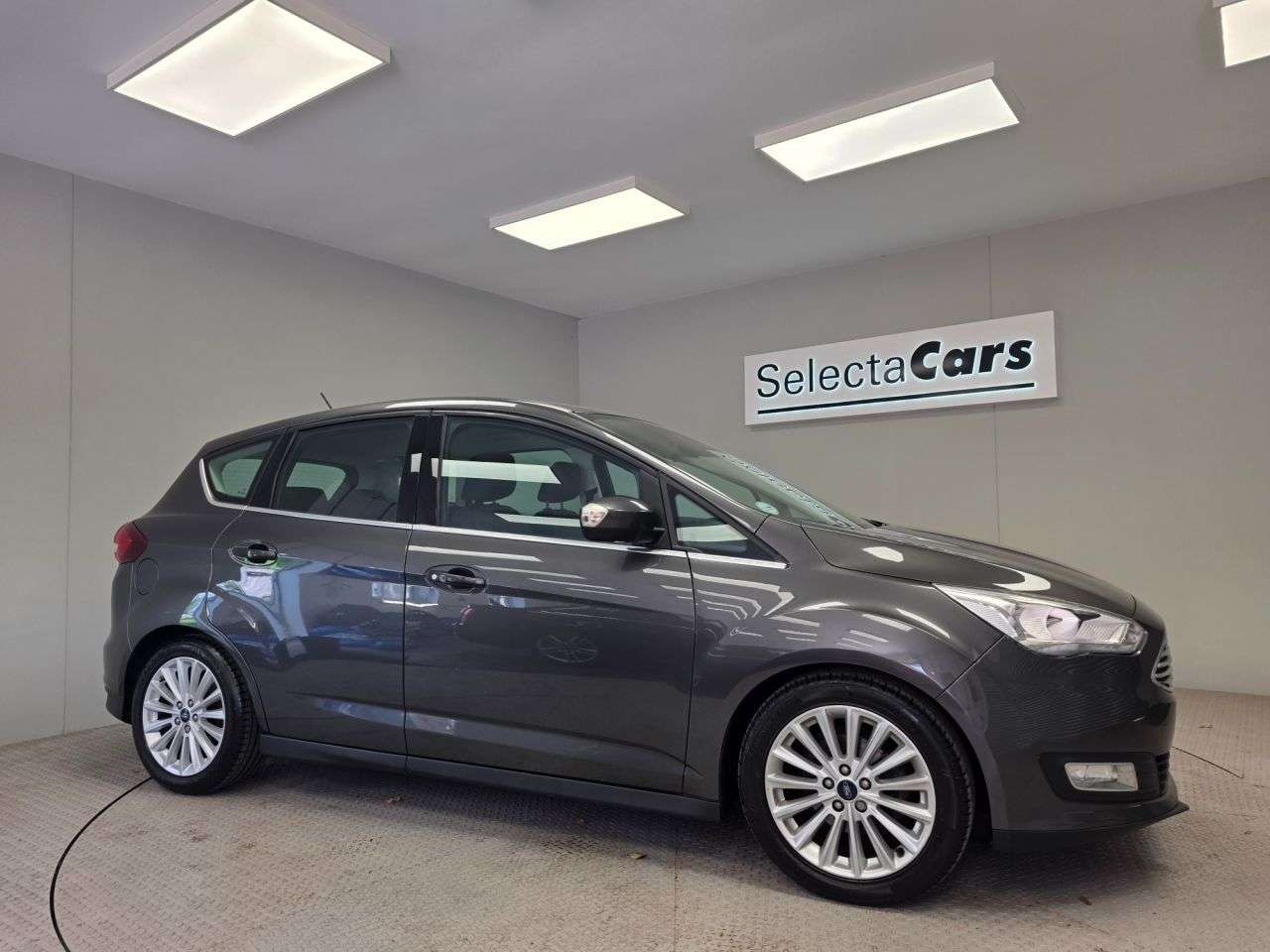A 2019 FORD C-MAX 1.0T EcoBoost GPF Titanium MPV 5dr Petrol Manual Euro 6 (s/s) (125 ps) A 2019 FORD C-MAX 1.0T EcoBoost GPF Titanium MPV 5dr Petrol Manual Euro 6 (s/s) (125 ps)
