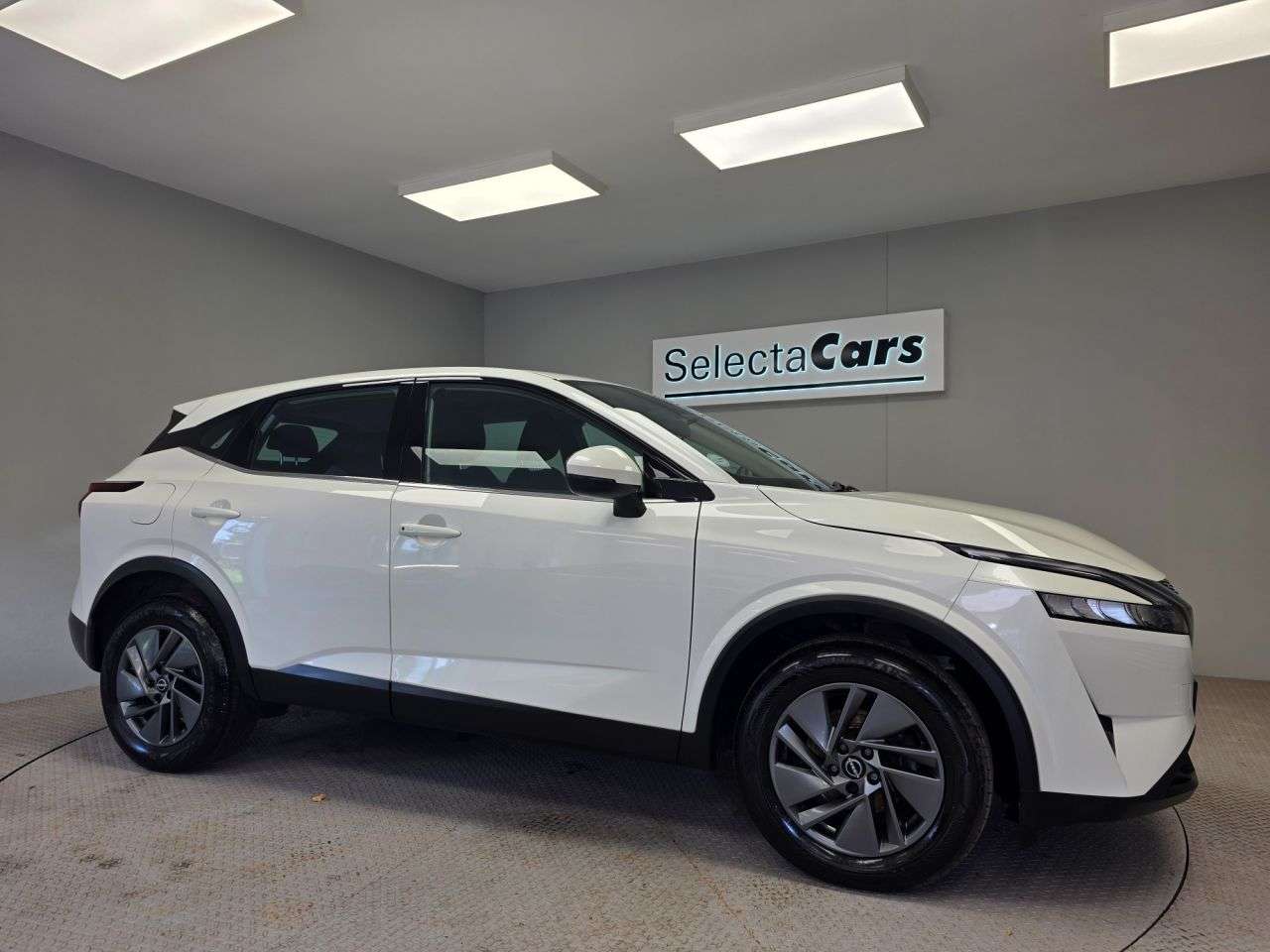 A 2023 NISSAN QASHQAI 1.3 DIG-T MHEV Acenta Premium SUV 5dr Petrol Hybrid Manual Euro 6 (s/s) (14 A 2023 NISSAN QASHQAI 1.3 DIG-T MHEV Acenta Premium SUV 5dr Petrol Hybrid Manual Euro 6 (s/s) (14