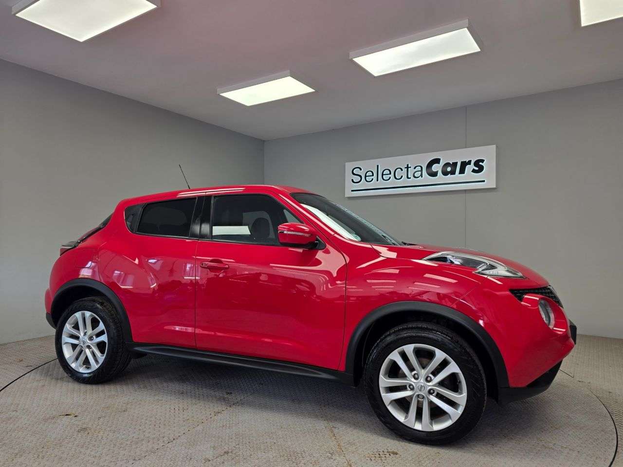 A 2017 NISSAN JUKE 1.2 DIG-T N-Connecta SUV 5dr Petrol Manual Euro 6 (s/s) (115 ps) A 2017 NISSAN JUKE 1.2 DIG-T N-Connecta SUV 5dr Petrol Manual Euro 6 (s/s) (115 ps)