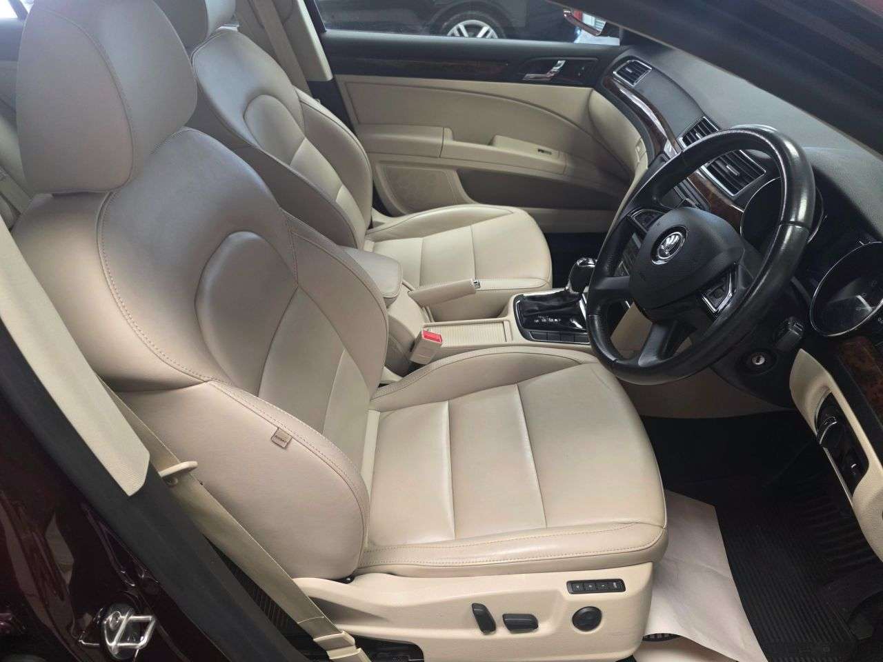 2015 SKODA SUPERB 2015 SKODA SUPERB