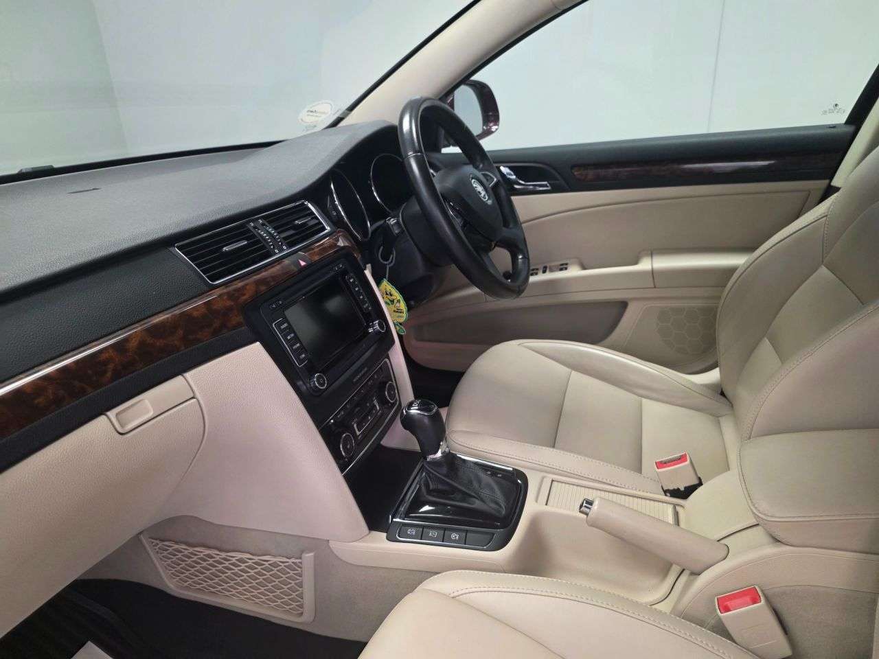 2015 SKODA SUPERB 2015 SKODA SUPERB
