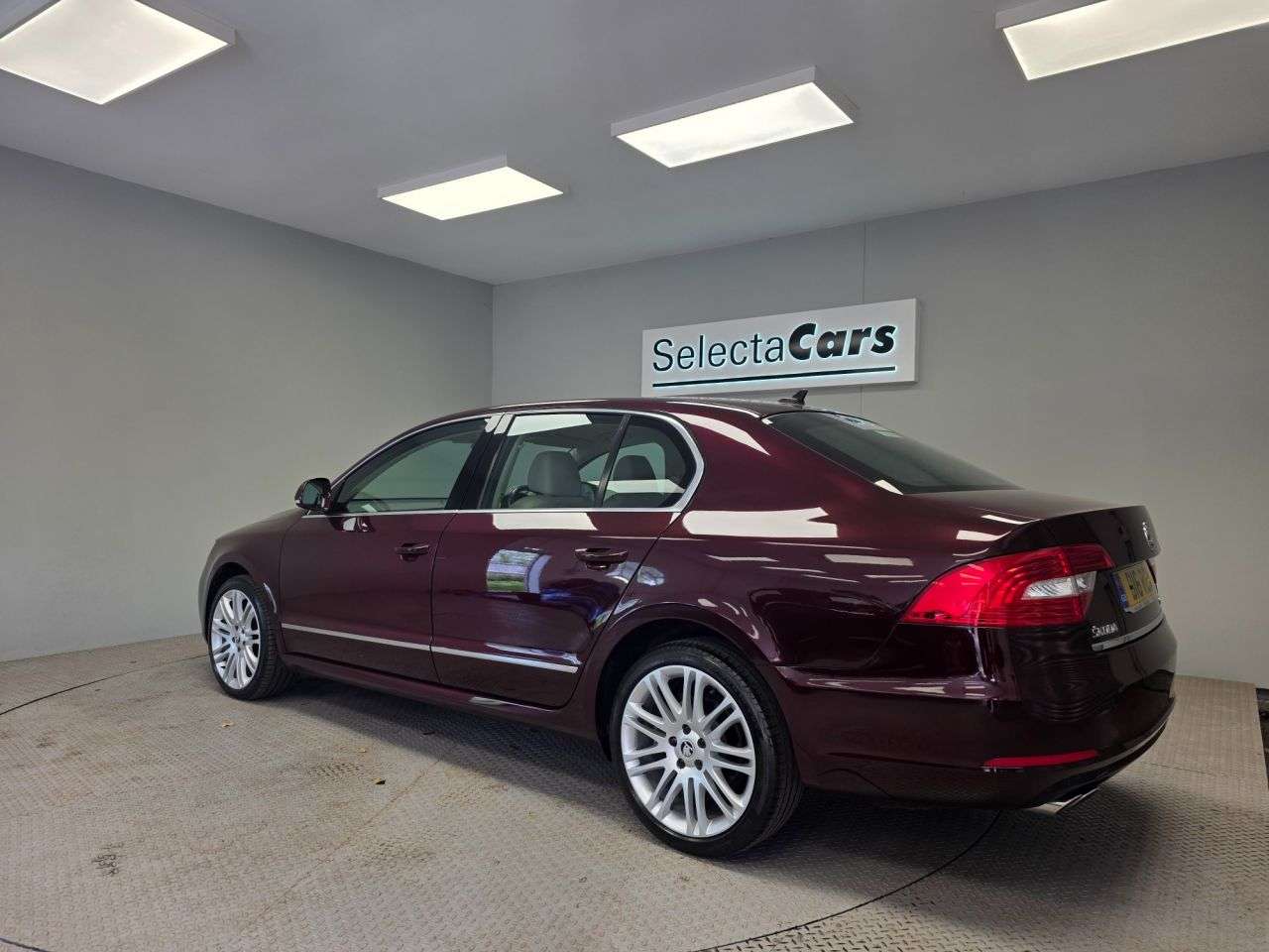 2015 SKODA SUPERB 2015 SKODA SUPERB