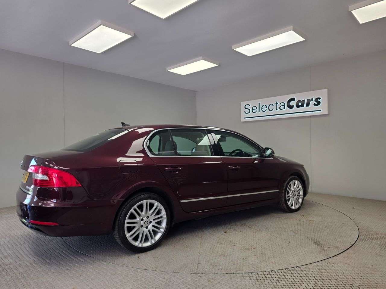 2015 SKODA SUPERB 2015 SKODA SUPERB