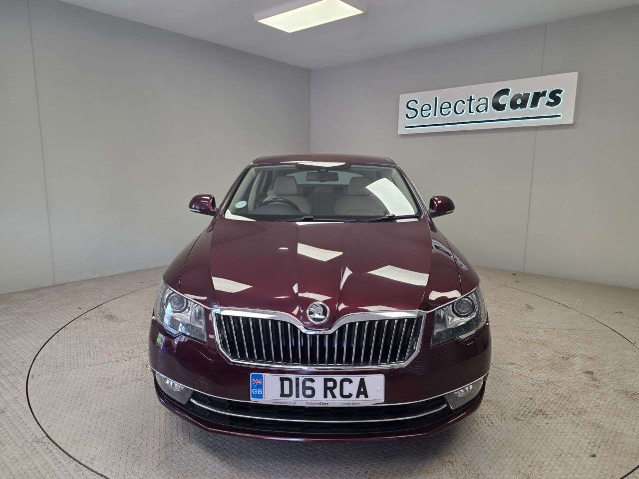 A 2015 SKODA SUPERB 2.0 TDI Elegance Hatchback 5dr Diesel DSG Euro 5 (s/s) (170 ps) A 2015 SKODA SUPERB 2.0 TDI Elegance Hatchback 5dr Diesel DSG Euro 5 (s/s) (170 ps)
