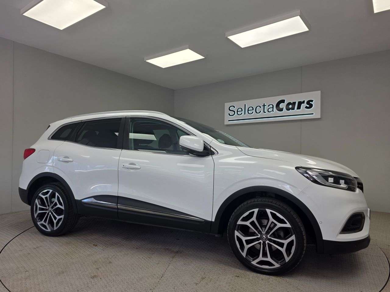 A 2019 RENAULT KADJAR 1.3 TCe GT Line SUV 5dr Petrol Manual Euro 6 (s/s) (140 ps) A 2019 RENAULT KADJAR 1.3 TCe GT Line SUV 5dr Petrol Manual Euro 6 (s/s) (140 ps)