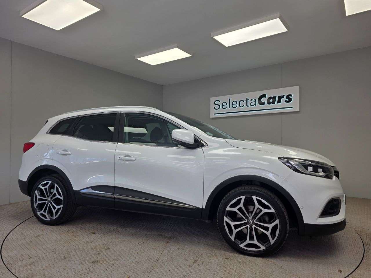 A 2019 RENAULT KADJAR 1.3 TCe GT Line SUV 5dr Petrol Manual Euro 6 (s/s) (140 ps) A 2019 RENAULT KADJAR 1.3 TCe GT Line SUV 5dr Petrol Manual Euro 6 (s/s) (140 ps)