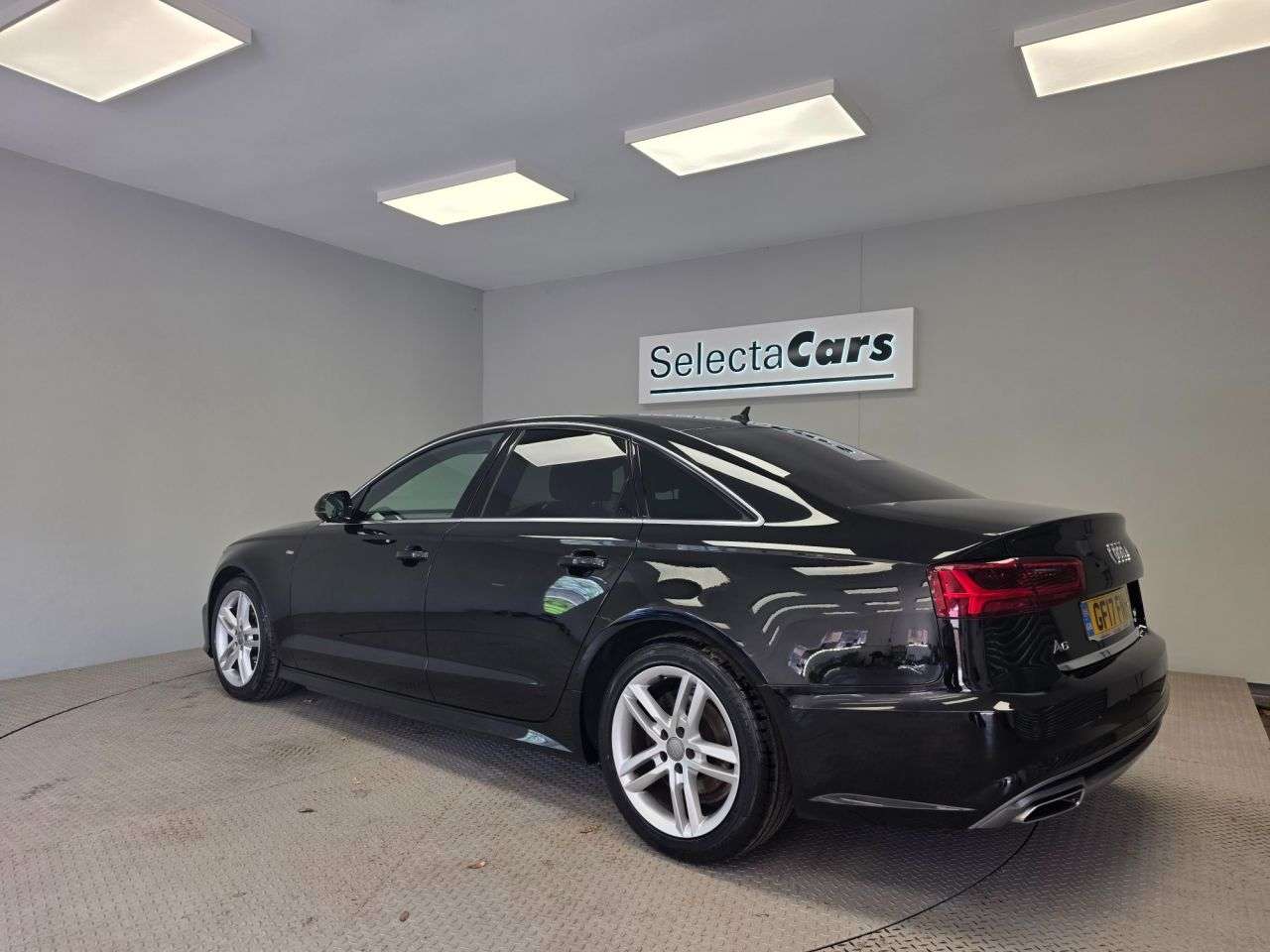 A 2017 AUDI A6 SALOON 2.0 TDI ultra S line Saloon 4dr Diesel Manual Euro 6 (s/s) (190 ps) A 2017 AUDI A6 SALOON 2.0 TDI ultra S line Saloon 4dr Diesel Manual Euro 6 (s/s) (190 ps)