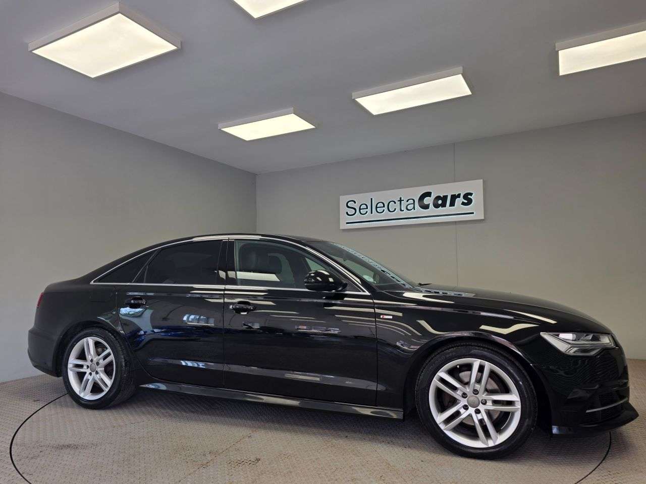 A 2017 AUDI A6 SALOON 2.0 TDI ultra S line Saloon 4dr Diesel Manual Euro 6 (s/s) (190 ps) A 2017 AUDI A6 SALOON 2.0 TDI ultra S line Saloon 4dr Diesel Manual Euro 6 (s/s) (190 ps)
