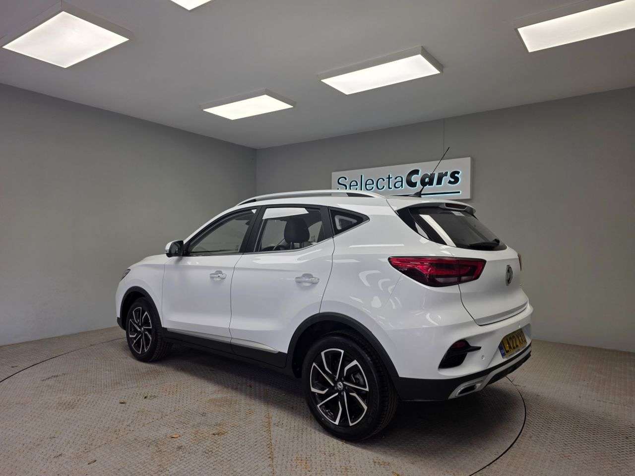 A 2022 MG MG ZS 1.0 T-GDI Exclusive SUV 5dr Petrol Auto Euro 6 (111 ps) A 2022 MG MG ZS 1.0 T-GDI Exclusive SUV 5dr Petrol Auto Euro 6 (111 ps)