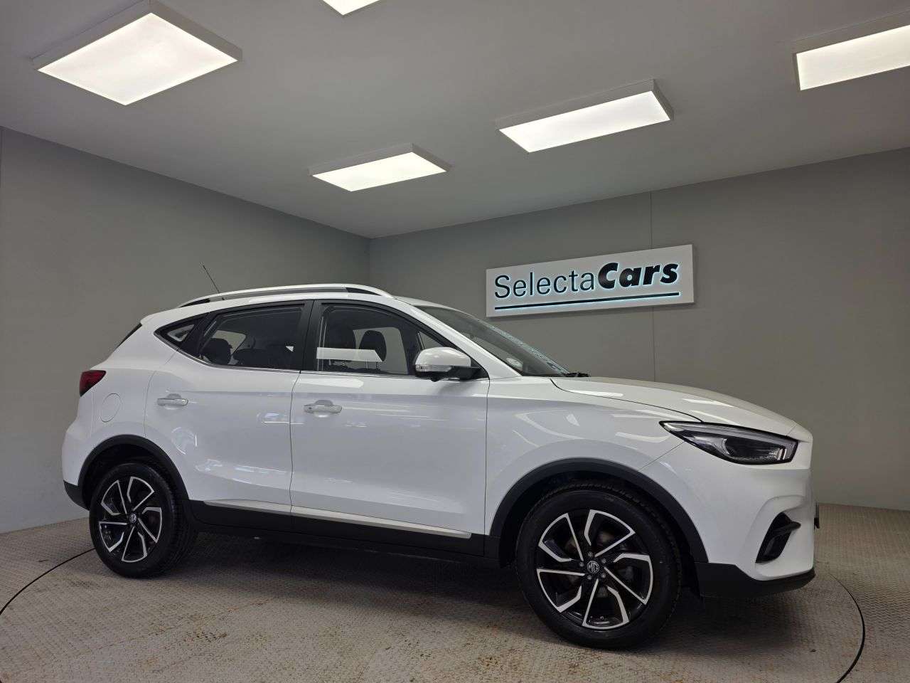 A 2022 MG MG ZS 1.0 T-GDI Exclusive SUV 5dr Petrol Auto Euro 6 (111 ps) A 2022 MG MG ZS 1.0 T-GDI Exclusive SUV 5dr Petrol Auto Euro 6 (111 ps)
