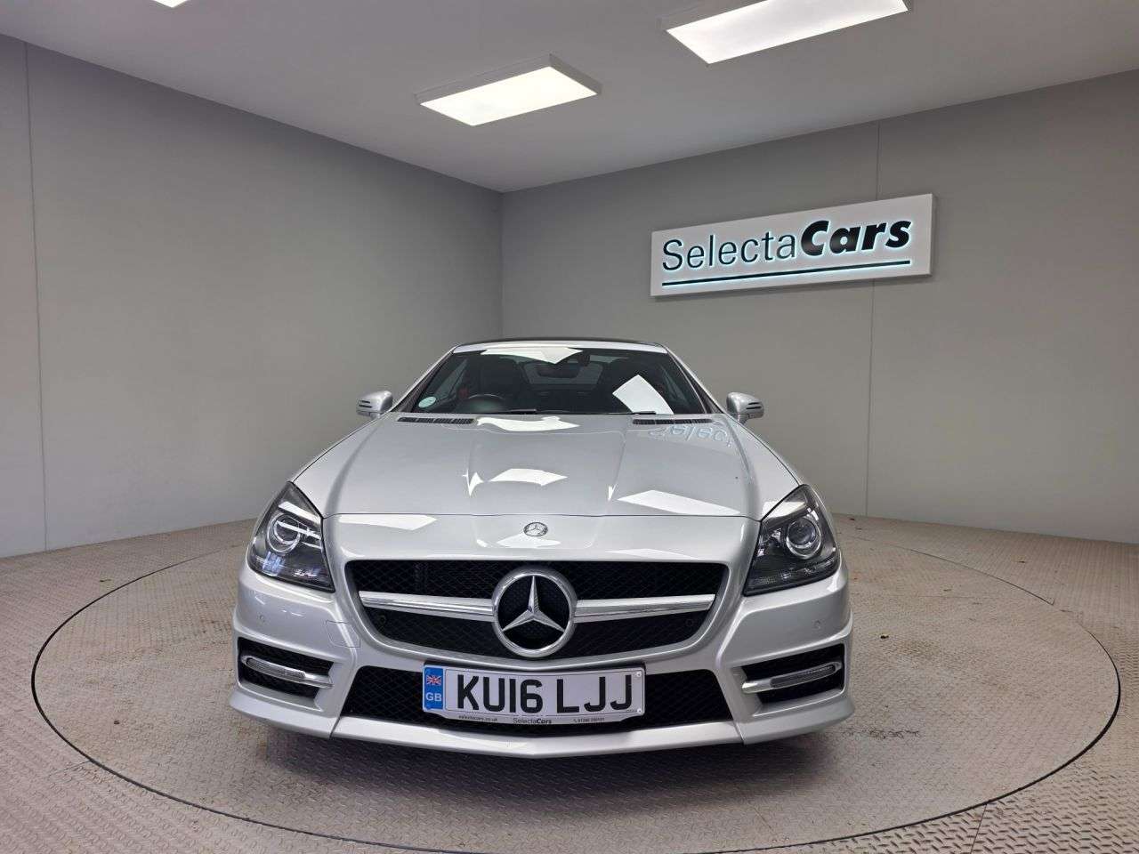 A 2016 MERCEDES-BENZ SLK 2.0 SLK200 AMG Sport Convertible 2dr Petrol G-Tronic Euro 6 (s/s) (184 ps) A 2016 MERCEDES-BENZ SLK 2.0 SLK200 AMG Sport Convertible 2dr Petrol G-Tronic Euro 6 (s/s) (184 ps)