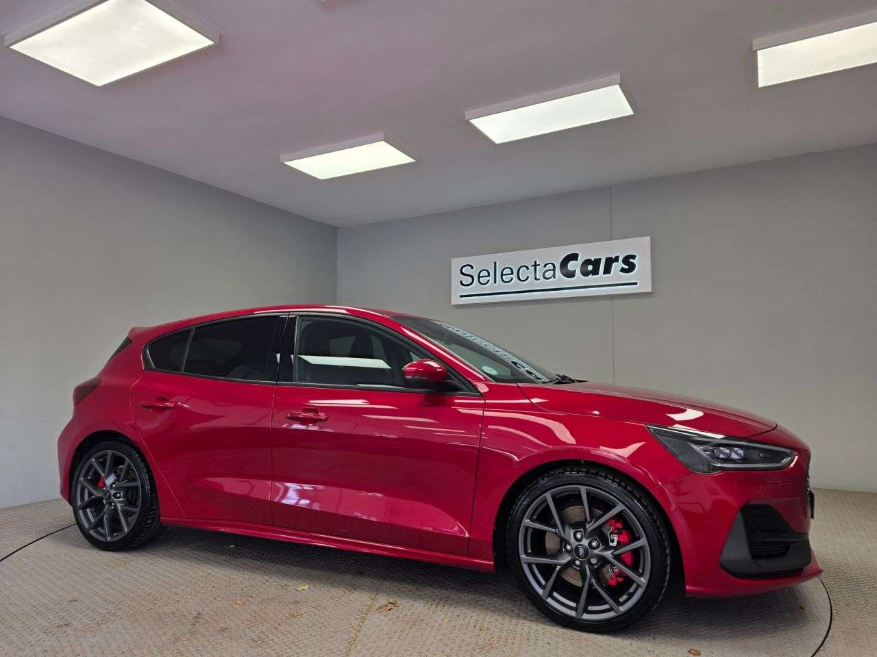 A 2023 FORD FOCUS 2.3T EcoBoost ST Hatchback 5dr Petrol Manual Euro 6 (s/s) (280 ps) A 2023 FORD FOCUS 2.3T EcoBoost ST Hatchback 5dr Petrol Manual Euro 6 (s/s) (280 ps)