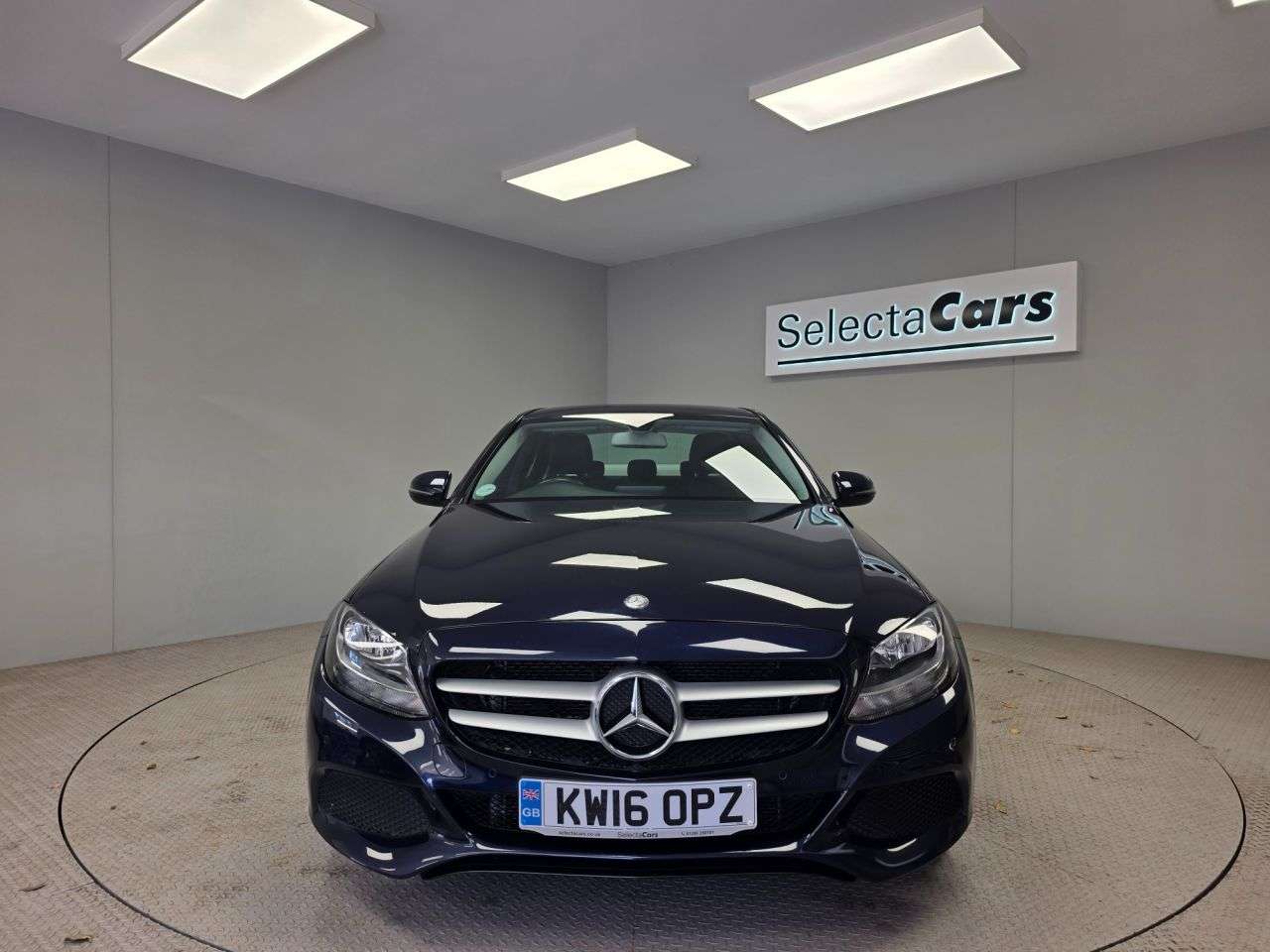 A 2016 MERCEDES-BENZ C CLASS 2.1 C220d SE Saloon 4dr Diesel 7G-Tronic+ Euro 6 (s/s) (170 ps) A 2016 MERCEDES-BENZ C CLASS 2.1 C220d SE Saloon 4dr Diesel 7G-Tronic+ Euro 6 (s/s) (170 ps)