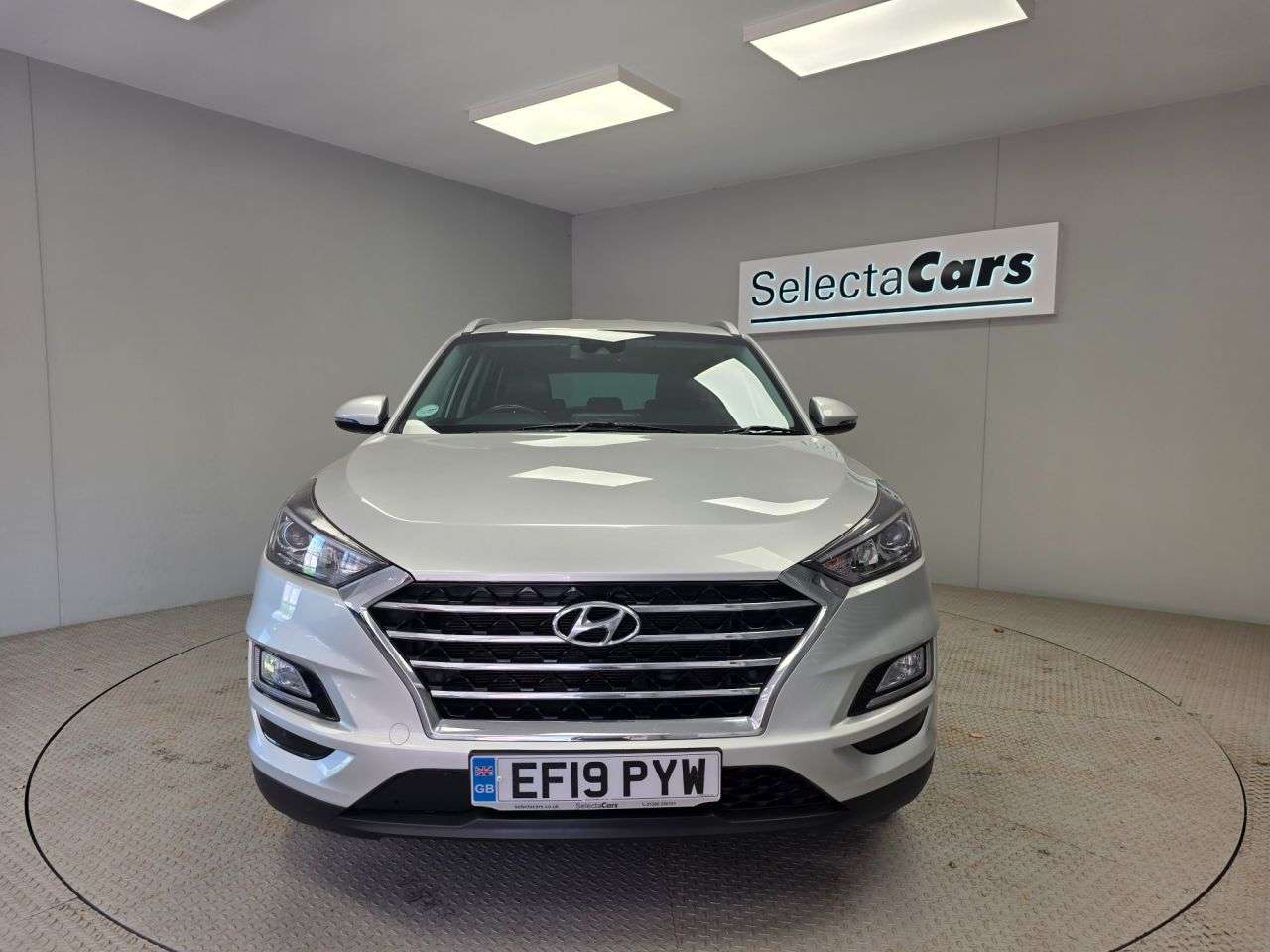 A 2019 HYUNDAI TUCSON 1.6 GDi Premium SUV 5dr Petrol Manual Euro 6 (s/s) (132 ps) A 2019 HYUNDAI TUCSON 1.6 GDi Premium SUV 5dr Petrol Manual Euro 6 (s/s) (132 ps)