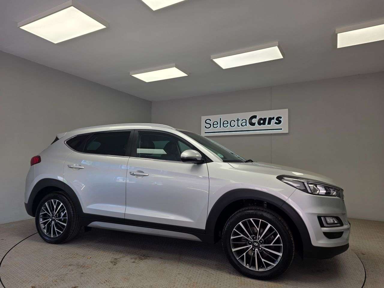 A 2019 HYUNDAI TUCSON 1.6 GDi Premium SUV 5dr Petrol Manual Euro 6 (s/s) (132 ps) A 2019 HYUNDAI TUCSON 1.6 GDi Premium SUV 5dr Petrol Manual Euro 6 (s/s) (132 ps)