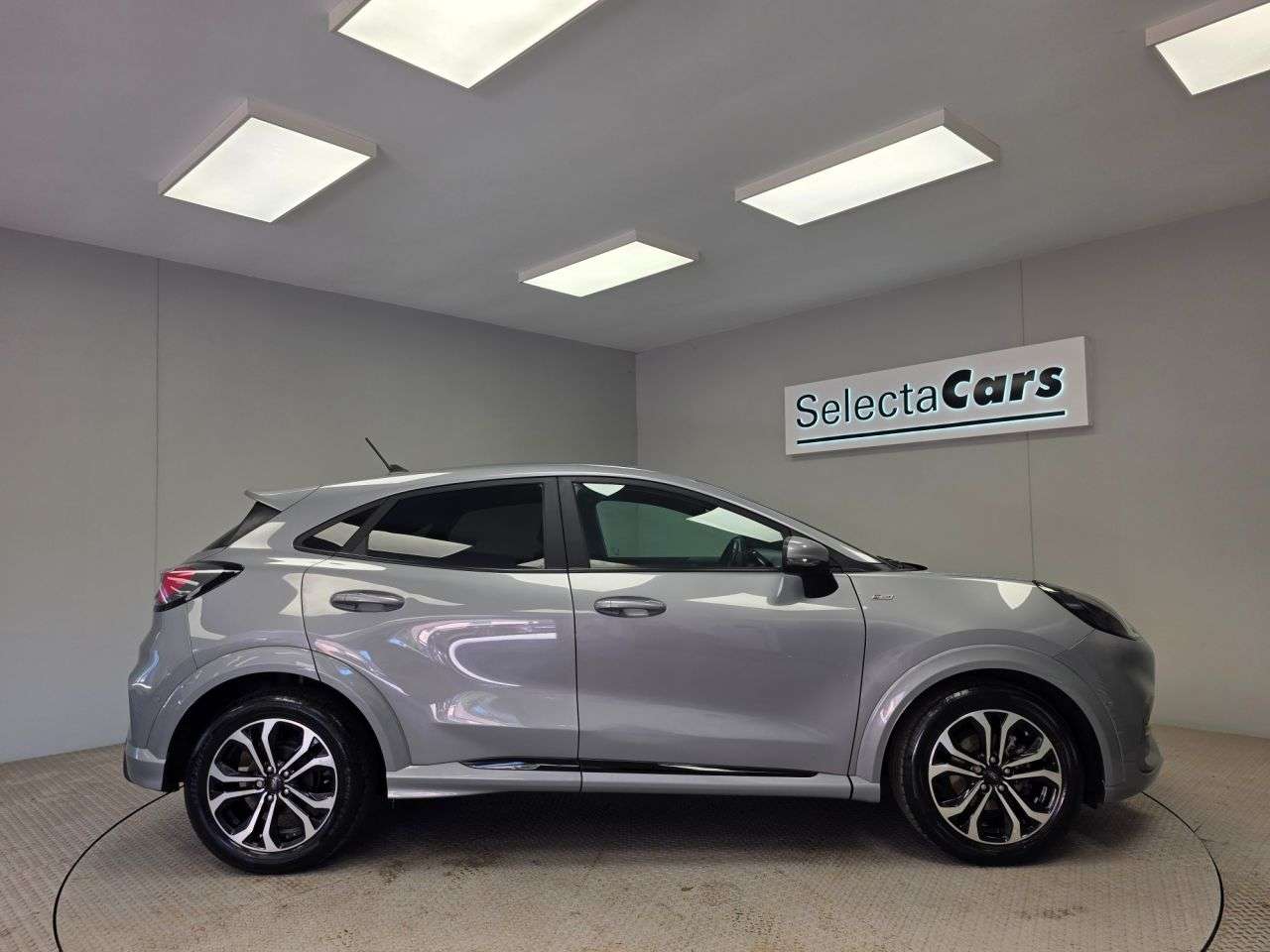 A 2021 FORD PUMA 1.0T EcoBoost MHEV ST-Line SUV 5dr Petrol Manual Euro 6 (s/s) (125 ps) A 2021 FORD PUMA 1.0T EcoBoost MHEV ST-Line SUV 5dr Petrol Manual Euro 6 (s/s) (125 ps)