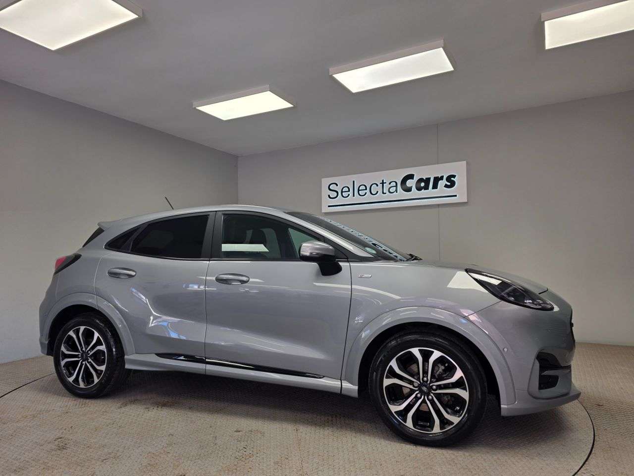 A 2021 FORD PUMA 1.0T EcoBoost MHEV ST-Line SUV 5dr Petrol Manual Euro 6 (s/s) (125 ps) A 2021 FORD PUMA 1.0T EcoBoost MHEV ST-Line SUV 5dr Petrol Manual Euro 6 (s/s) (125 ps)