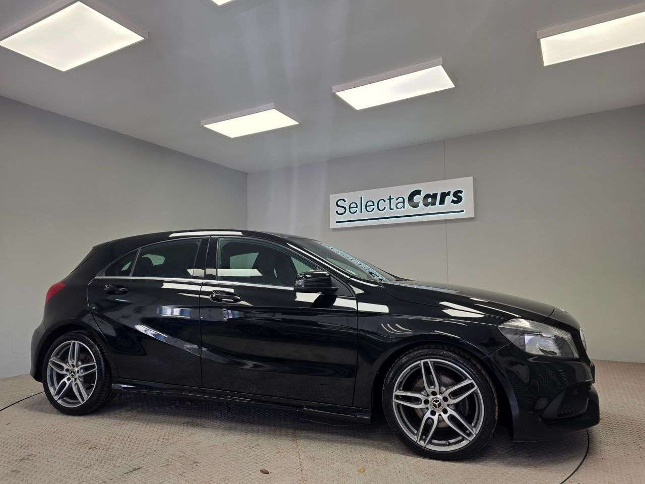 A 2018 MERCEDES-BENZ A CLASS 1.6 A160 AMG Line Hatchback 5dr Petrol Manual Euro 6 (s/s) (102 ps) A 2018 MERCEDES-BENZ A CLASS 1.6 A160 AMG Line Hatchback 5dr Petrol Manual Euro 6 (s/s) (102 ps)