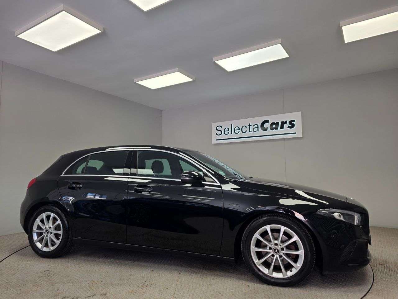 A 2019 MERCEDES-BENZ A CLASS 1.5 A180d Sport (Executive) Hatchback 5dr Diesel 7G-DCT Euro 6 (s/s) (116 p A 2019 MERCEDES-BENZ A CLASS 1.5 A180d Sport (Executive) Hatchback 5dr Diesel 7G-DCT Euro 6 (s/s) (116 p