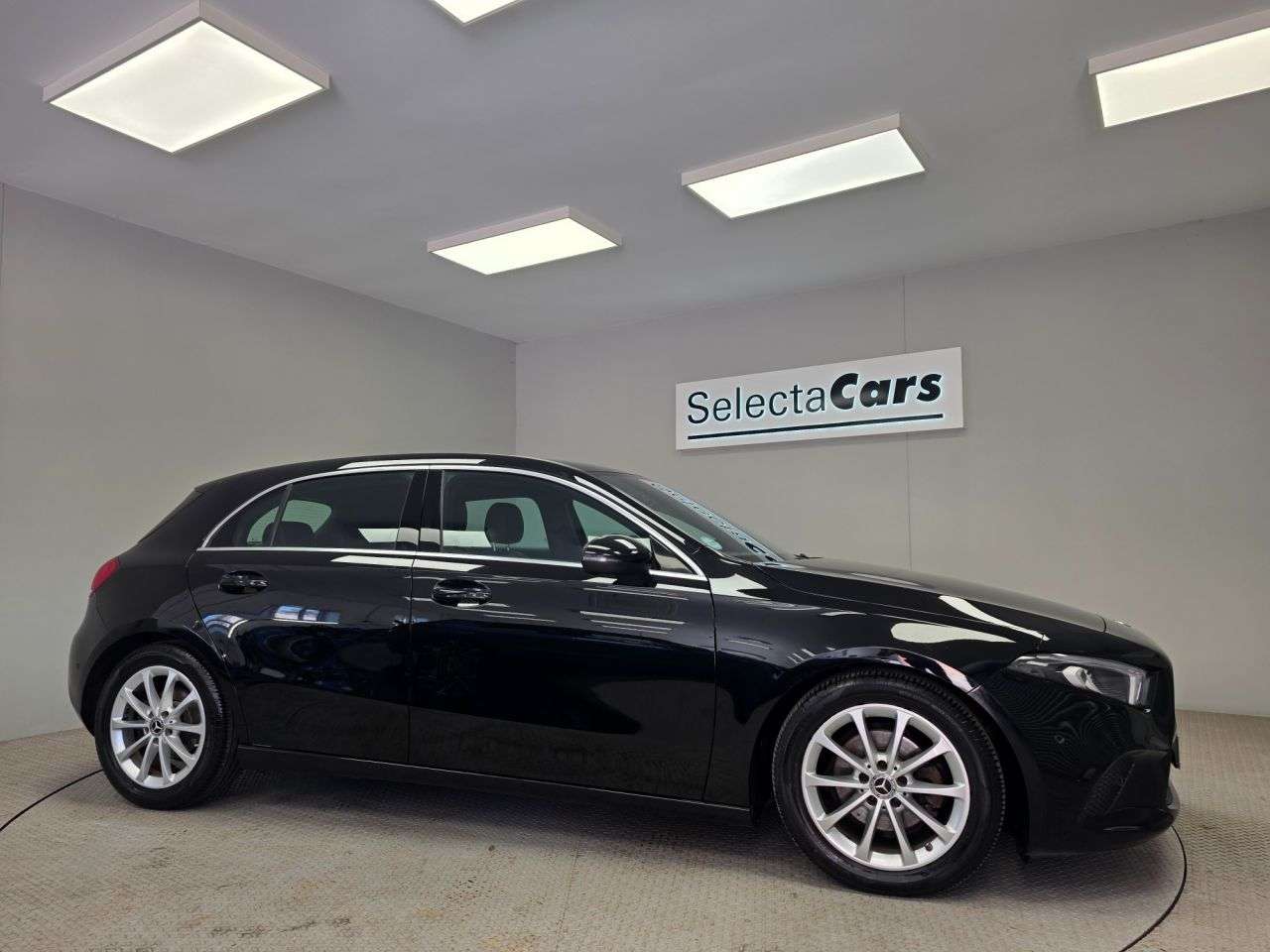 A 2019 MERCEDES-BENZ A CLASS 1.5 A180d Sport (Executive) Hatchback 5dr Diesel 7G-DCT Euro 6 (s/s) (116 p A 2019 MERCEDES-BENZ A CLASS 1.5 A180d Sport (Executive) Hatchback 5dr Diesel 7G-DCT Euro 6 (s/s) (116 p