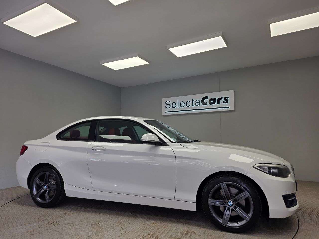 A 2014 BMW 2 SERIES 2.0 220i Sport Coupe 2dr Petrol Manual Euro 6 (s/s) (184 ps) A 2014 BMW 2 SERIES 2.0 220i Sport Coupe 2dr Petrol Manual Euro 6 (s/s) (184 ps)