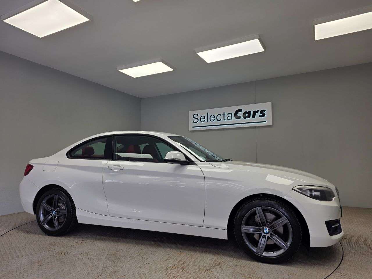 A 2014 BMW 2 SERIES 2.0 220i Sport Coupe 2dr Petrol Manual Euro 6 (s/s) (184 ps) A 2014 BMW 2 SERIES 2.0 220i Sport Coupe 2dr Petrol Manual Euro 6 (s/s) (184 ps)