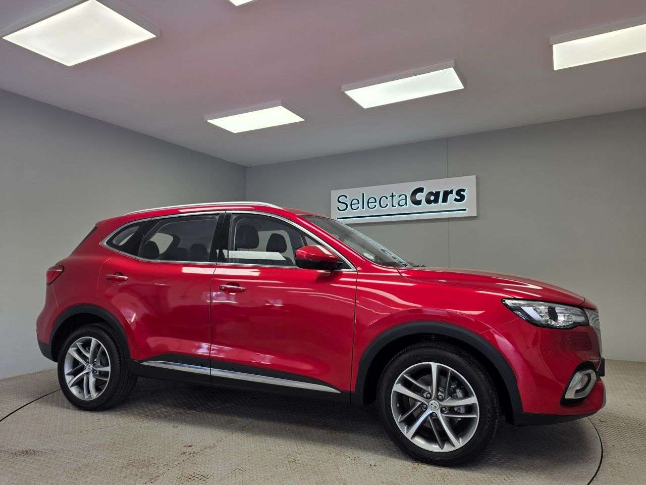 A 2023 MG MG HS 1.5 T-GDI Excite SUV 5dr Petrol DCT Euro 6 (s/s) (162 ps) A 2023 MG MG HS 1.5 T-GDI Excite SUV 5dr Petrol DCT Euro 6 (s/s) (162 ps)