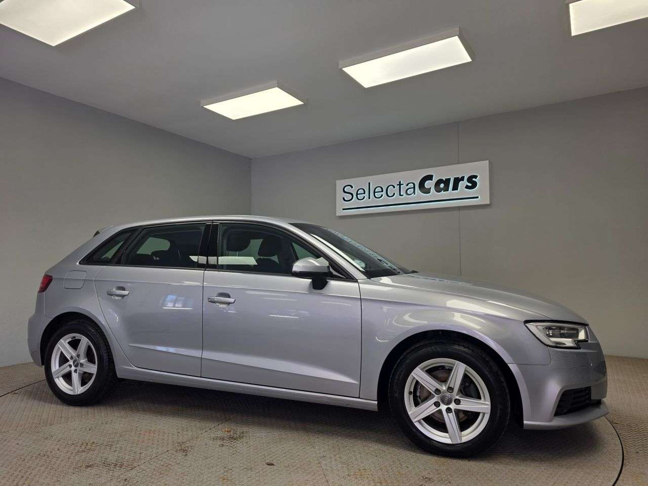 A 2018 AUDI A3 1.6 TDI 30 SE Technik Sportback 5dr Diesel Manual Euro 6 (s/s) (116 ps) A 2018 AUDI A3 1.6 TDI 30 SE Technik Sportback 5dr Diesel Manual Euro 6 (s/s) (116 ps)