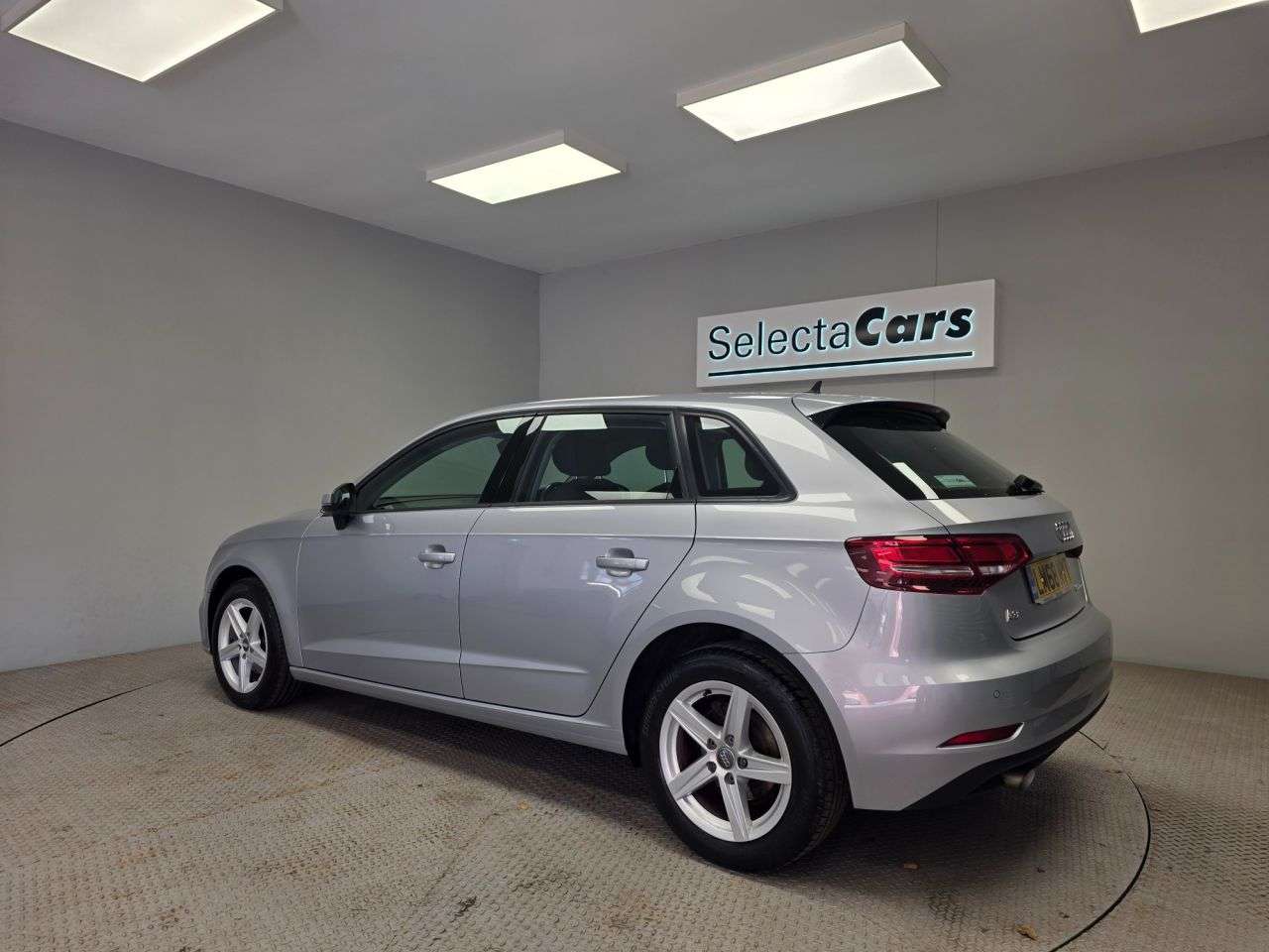 A 2018 AUDI A3 1.6 TDI 30 SE Technik Sportback 5dr Diesel Manual Euro 6 (s/s) (116 ps) A 2018 AUDI A3 1.6 TDI 30 SE Technik Sportback 5dr Diesel Manual Euro 6 (s/s) (116 ps)