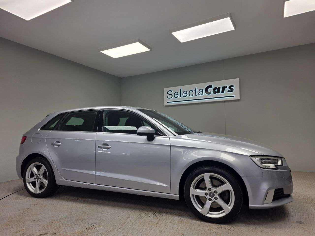A 2016 AUDI A3 2.0 TFSI Sport Sportback 5dr Petrol S Tronic Euro 6 (s/s) (190 ps) A 2016 AUDI A3 2.0 TFSI Sport Sportback 5dr Petrol S Tronic Euro 6 (s/s) (190 ps)