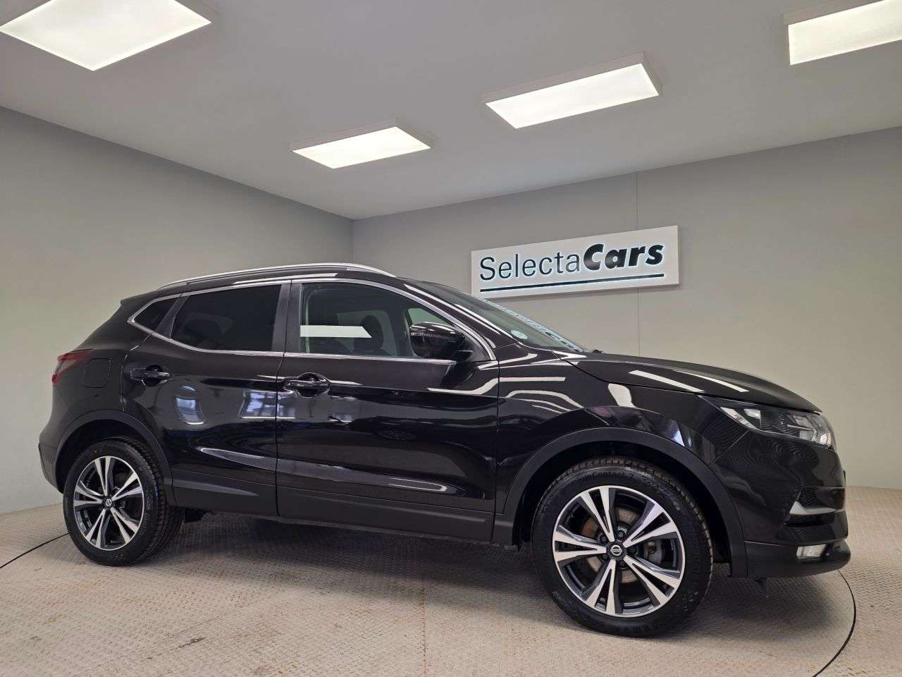 A 2020 NISSAN QASHQAI 1.3 DIG-T N-Connecta SUV 5dr Petrol Manual Euro 6 (s/s) (140 ps) A 2020 NISSAN QASHQAI 1.3 DIG-T N-Connecta SUV 5dr Petrol Manual Euro 6 (s/s) (140 ps)