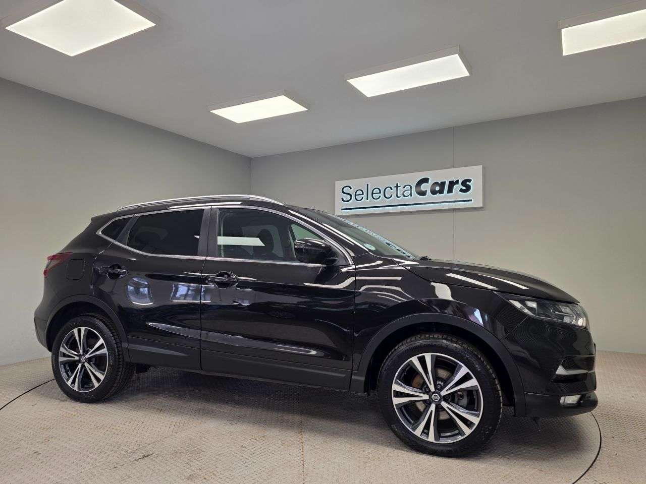 A 2020 NISSAN QASHQAI 1.3 DIG-T N-Connecta SUV 5dr Petrol Manual Euro 6 (s/s) (140 ps) A 2020 NISSAN QASHQAI 1.3 DIG-T N-Connecta SUV 5dr Petrol Manual Euro 6 (s/s) (140 ps)