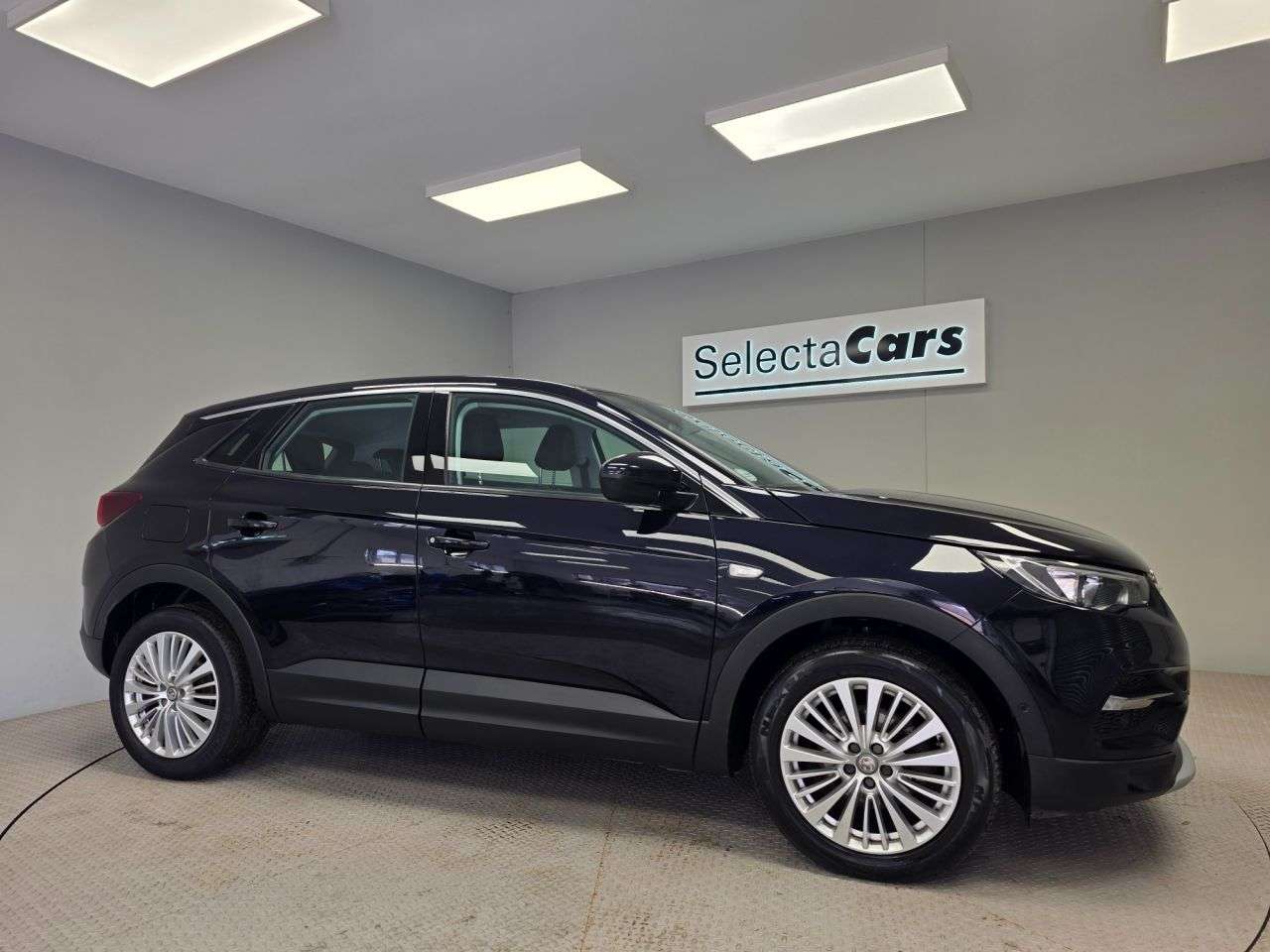 A 2019 VAUXHALL GRANDLAND X 1.2 Turbo GPF Tech Line Nav SUV 5dr Petrol Auto Euro 6 (s/s) (130 ps) A 2019 VAUXHALL GRANDLAND X 1.2 Turbo GPF Tech Line Nav SUV 5dr Petrol Auto Euro 6 (s/s) (130 ps)