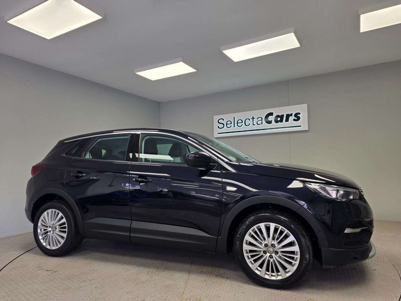 A 2019 VAUXHALL GRANDLAND X 1.2 Turbo GPF Tech Line Nav SUV 5dr Petrol Auto Euro 6 (s/s) (130 ps) A 2019 VAUXHALL GRANDLAND X 1.2 Turbo GPF Tech Line Nav SUV 5dr Petrol Auto Euro 6 (s/s) (130 ps)