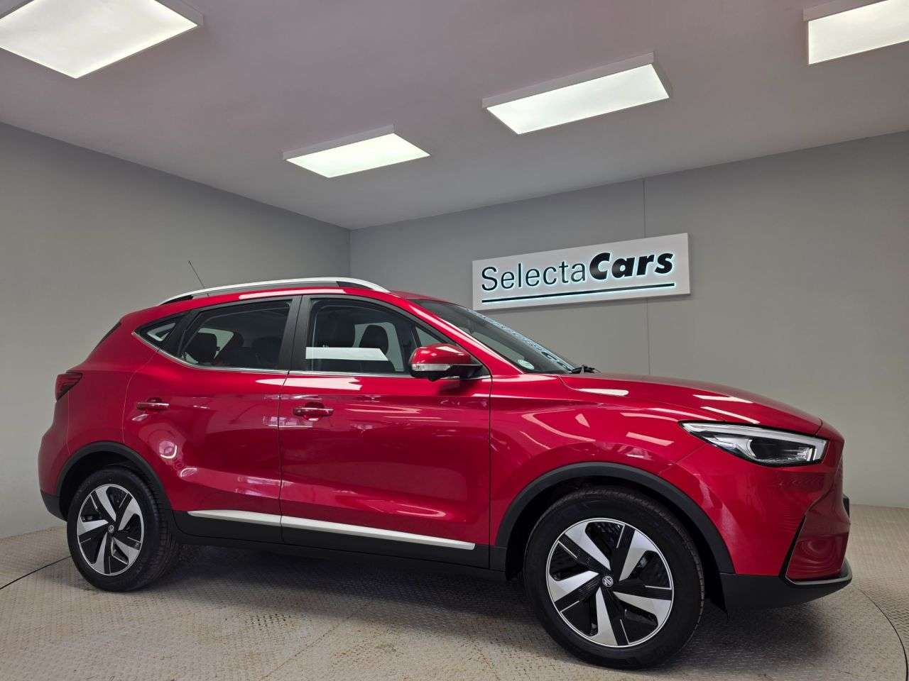 A 2022 MG MG ZS 51.1kWh Trophy SUV 5dr Electric Auto (176 ps) A 2022 MG MG ZS 51.1kWh Trophy SUV 5dr Electric Auto (176 ps)