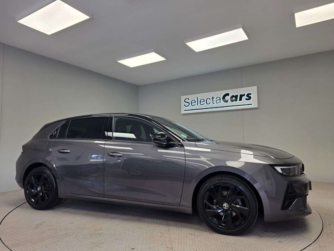 A 2022 VAUXHALL ASTRA 1.2 Turbo GS Line Hatchback 5dr Petrol Auto Euro 6 (s/s) (130 ps) A 2022 VAUXHALL ASTRA 1.2 Turbo GS Line Hatchback 5dr Petrol Auto Euro 6 (s/s) (130 ps)
