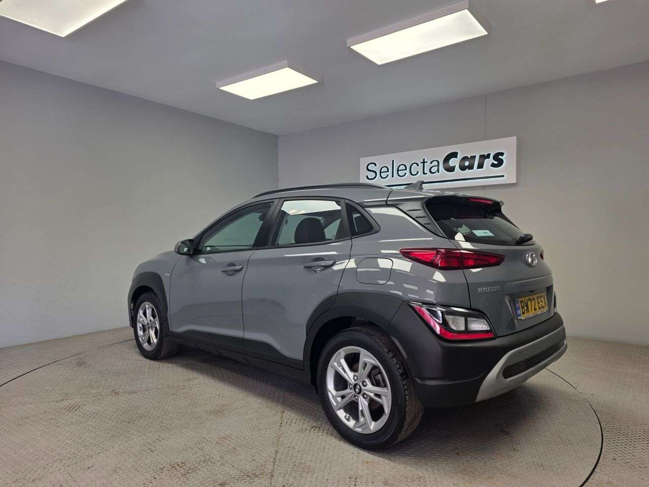 A 2023 HYUNDAI KONA 1.0 T-GDi MHEV SE Connect SUV 5dr Petrol Hybrid Manual Euro 6 (s/s) (120 ps A 2023 HYUNDAI KONA 1.0 T-GDi MHEV SE Connect SUV 5dr Petrol Hybrid Manual Euro 6 (s/s) (120 ps