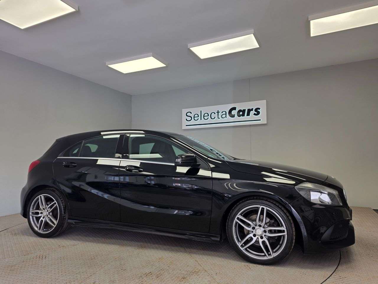 A 2017 MERCEDES-BENZ A CLASS 1.6 A180 AMG Line Hatchback 5dr Petrol Manual Euro 6 (s/s) (122 ps) A 2017 MERCEDES-BENZ A CLASS 1.6 A180 AMG Line Hatchback 5dr Petrol Manual Euro 6 (s/s) (122 ps)