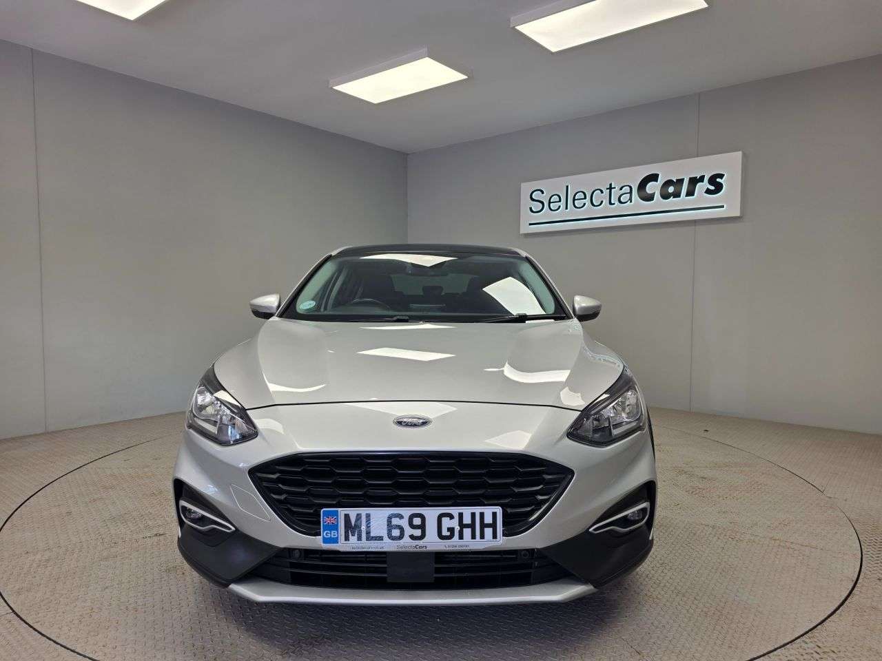 A 2019 FORD FOCUS 1.0T EcoBoost Active X Hatchback 5dr Petrol Manual Euro 6 (s/s) (125 ps) A 2019 FORD FOCUS 1.0T EcoBoost Active X Hatchback 5dr Petrol Manual Euro 6 (s/s) (125 ps)