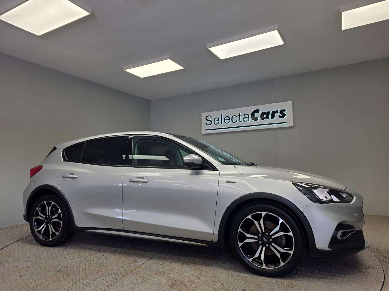 A 2019 FORD FOCUS 1.0T EcoBoost Active X Hatchback 5dr Petrol Manual Euro 6 (s/s) (125 ps) A 2019 FORD FOCUS 1.0T EcoBoost Active X Hatchback 5dr Petrol Manual Euro 6 (s/s) (125 ps)