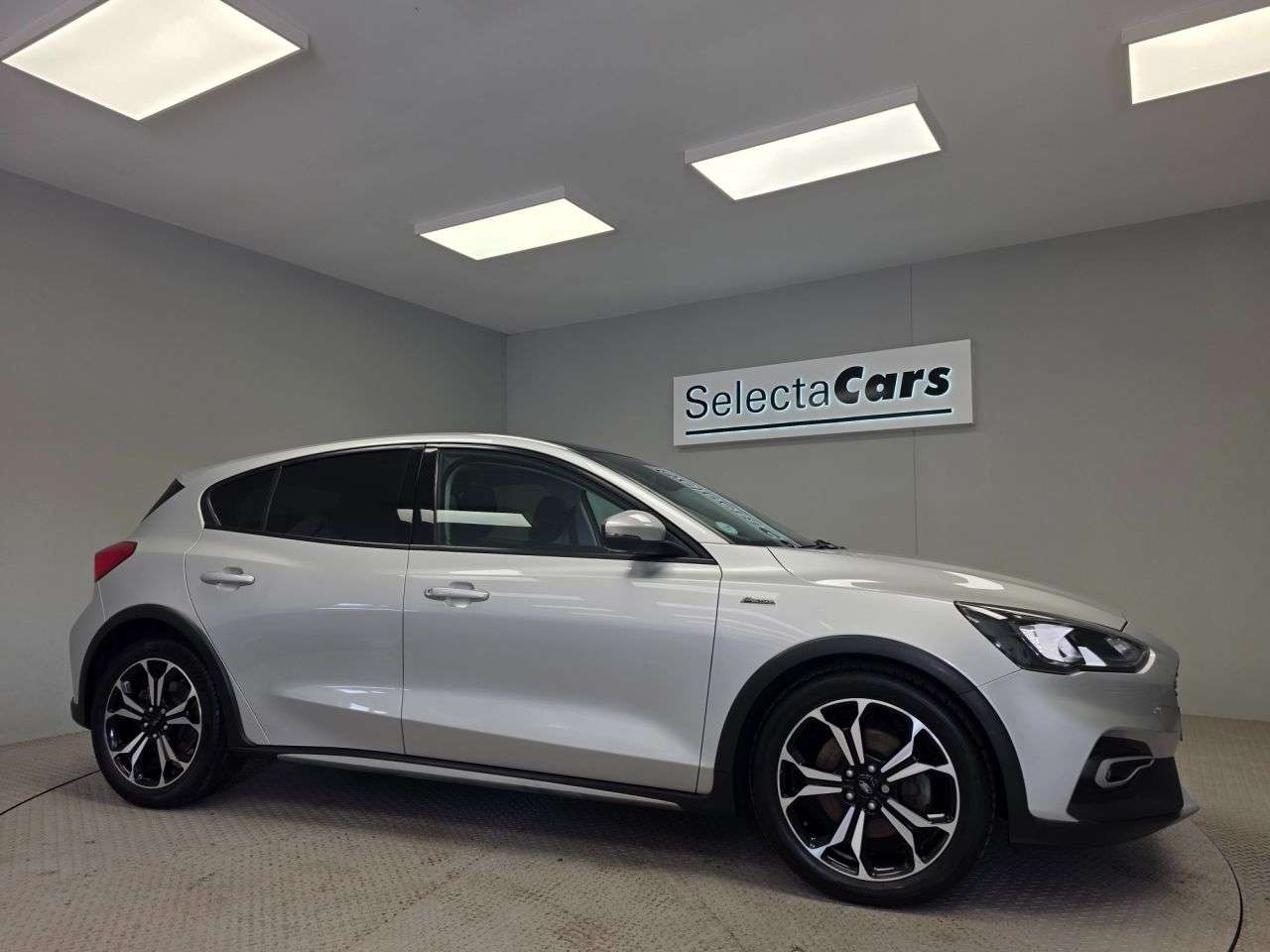 A 2019 FORD FOCUS 1.0T EcoBoost Active X Hatchback 5dr Petrol Manual Euro 6 (s/s) (125 ps) A 2019 FORD FOCUS 1.0T EcoBoost Active X Hatchback 5dr Petrol Manual Euro 6 (s/s) (125 ps)