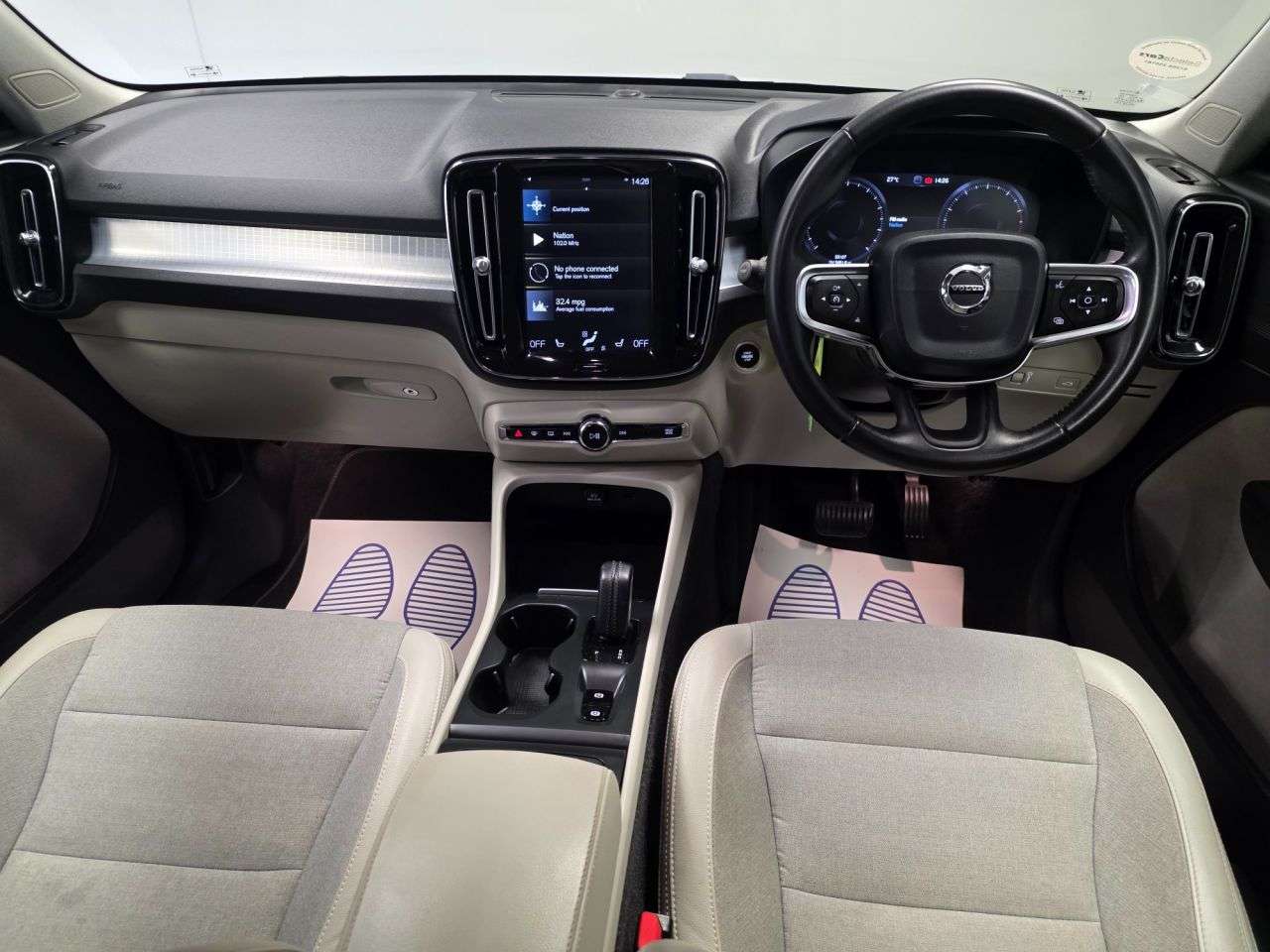 2019 VOLVO XC40 2019 VOLVO XC40