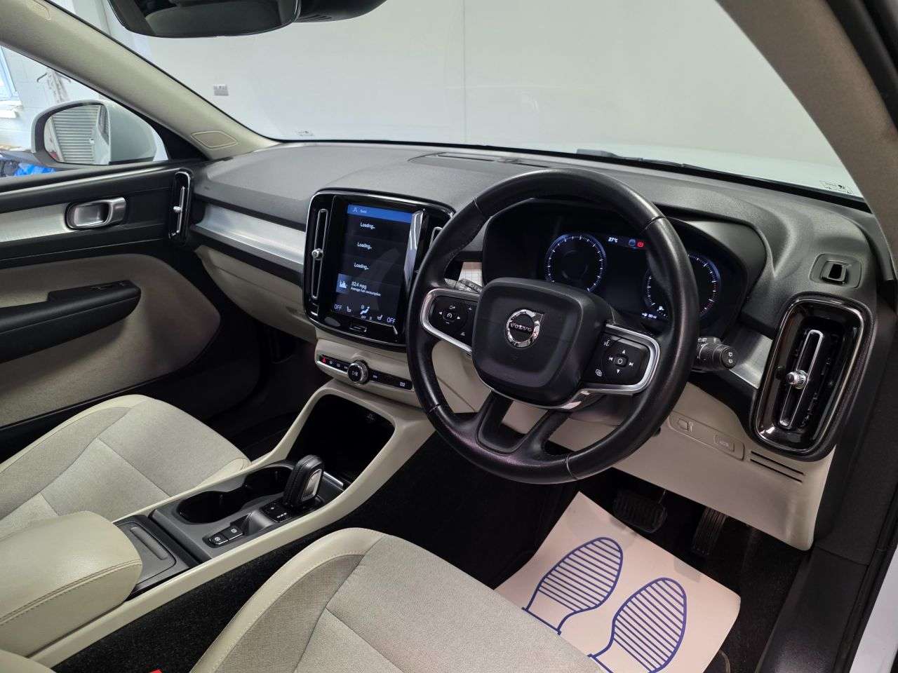 2019 VOLVO XC40 2019 VOLVO XC40