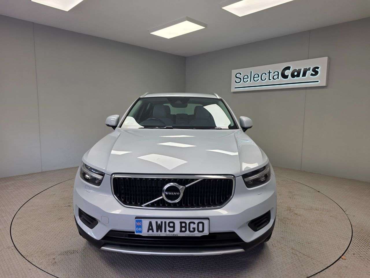 2019 VOLVO XC40 2019 VOLVO XC40