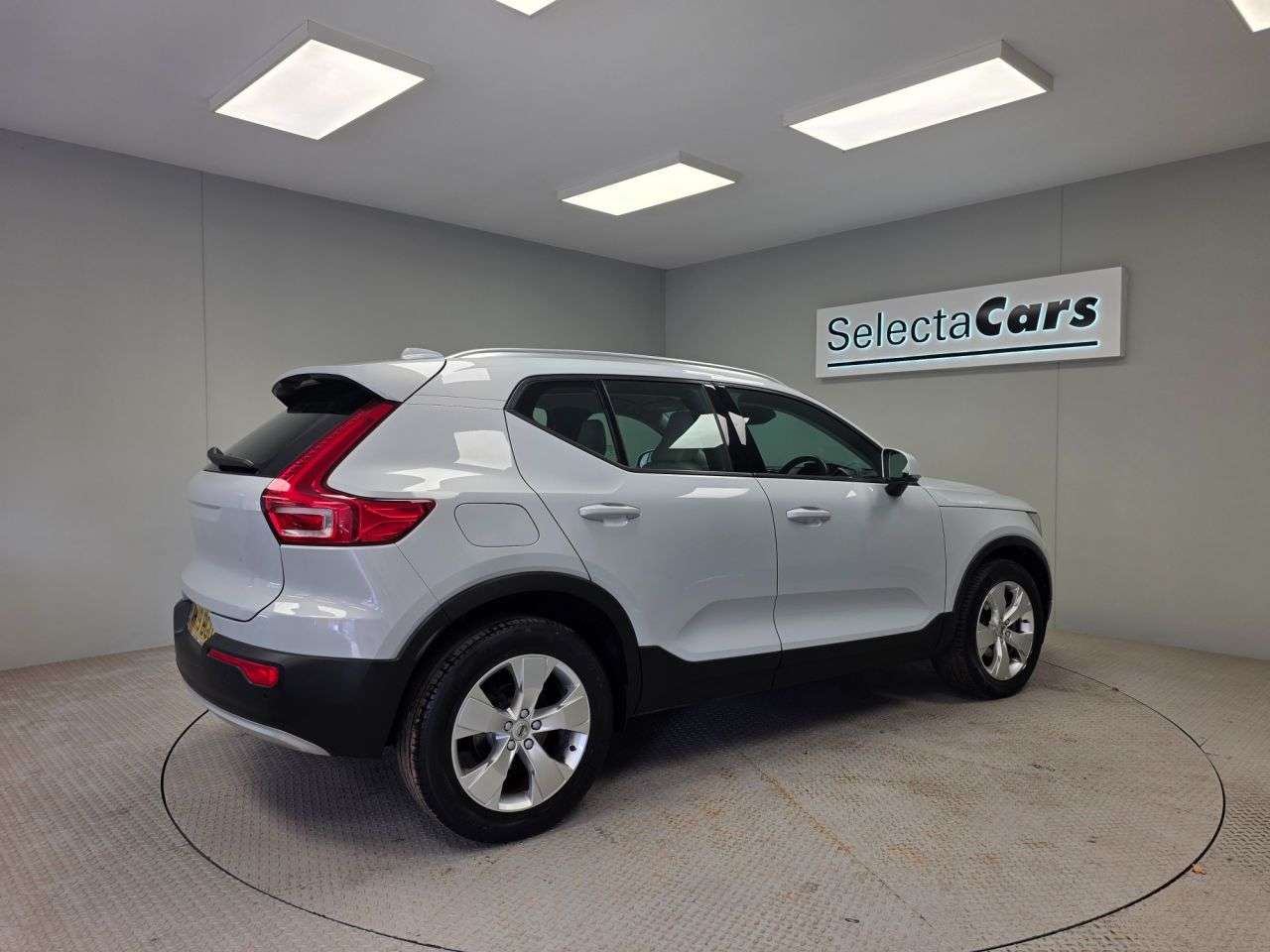 2019 VOLVO XC40 2019 VOLVO XC40