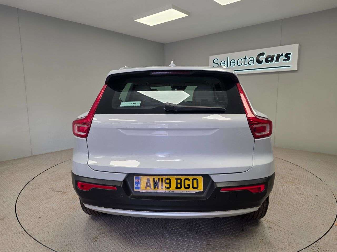 2019 VOLVO XC40 2019 VOLVO XC40