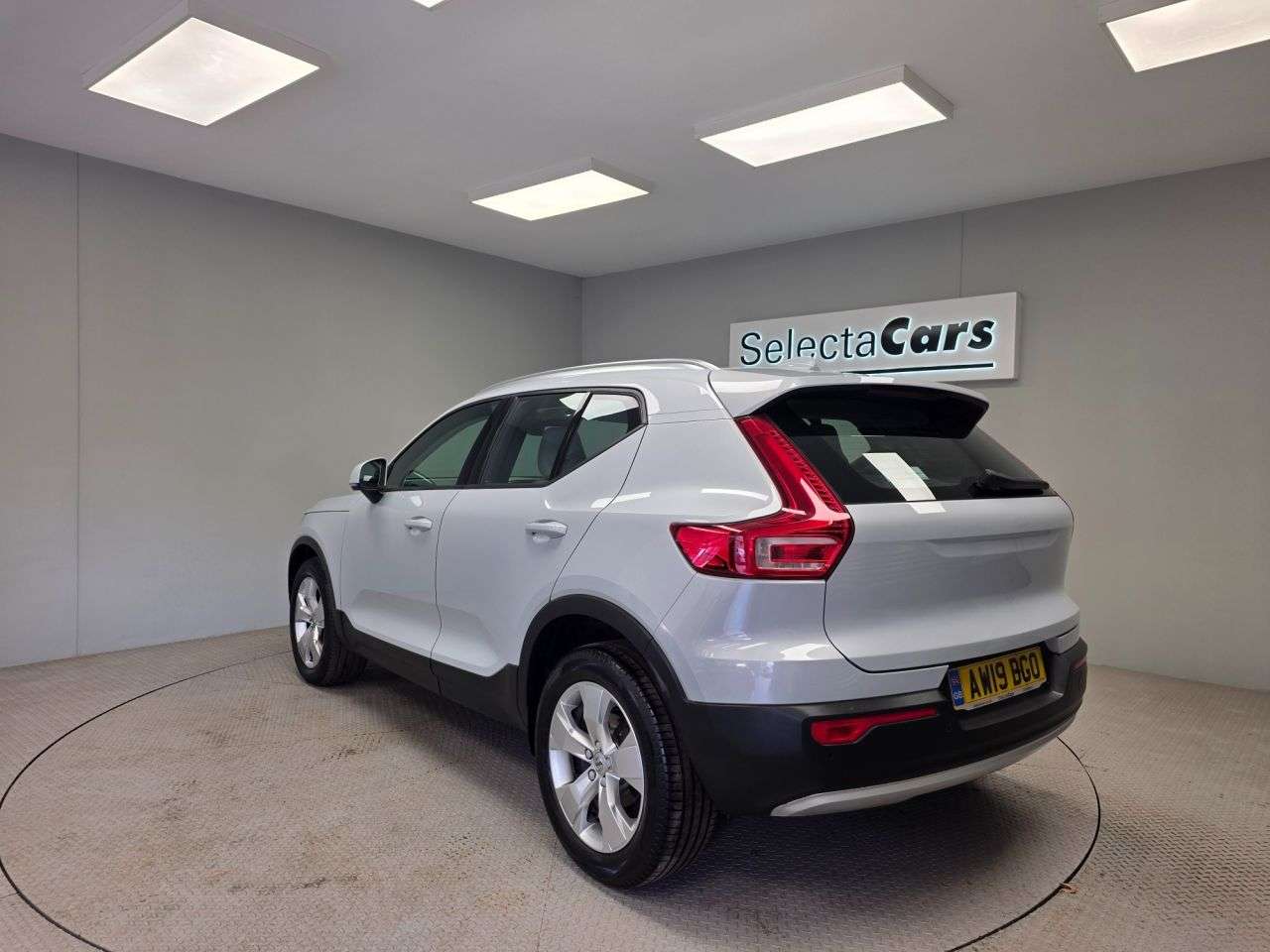 2019 VOLVO XC40 2019 VOLVO XC40