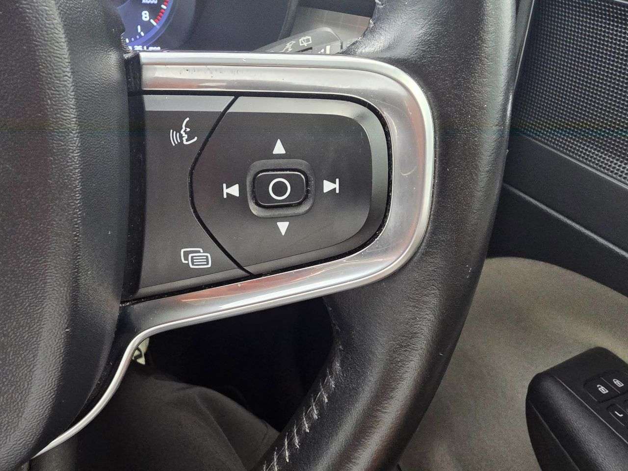 2019 VOLVO XC40 2019 VOLVO XC40